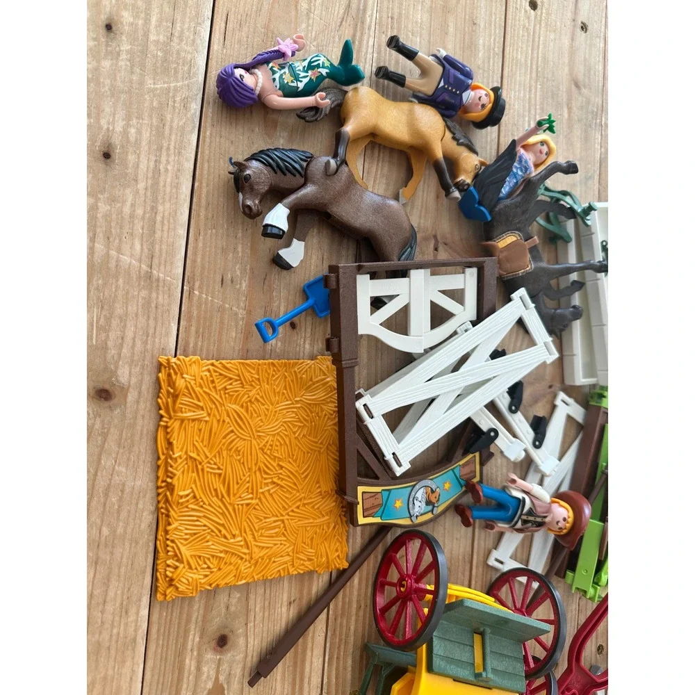 Playmobil Horse Stable Ranch‎ Lot Figures Horses Carriage Fence Accessories